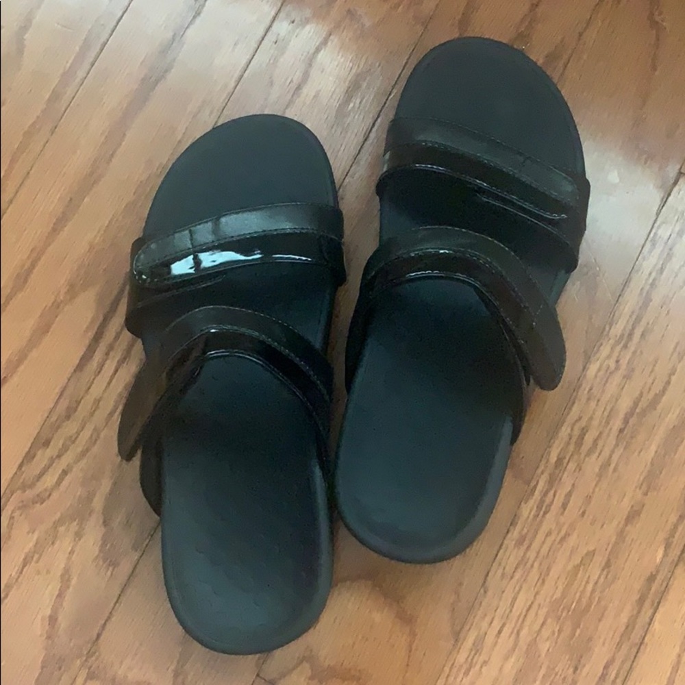 New✨ VIONIC Slip-on Sandals